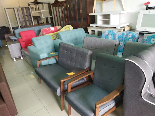 Pusat Perabot M Y Kampung
