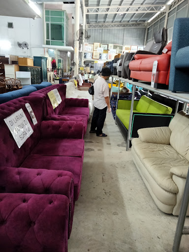 SECOND HAND SHOP & BUNDLE