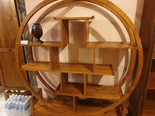 Vince Furniture & Gallery