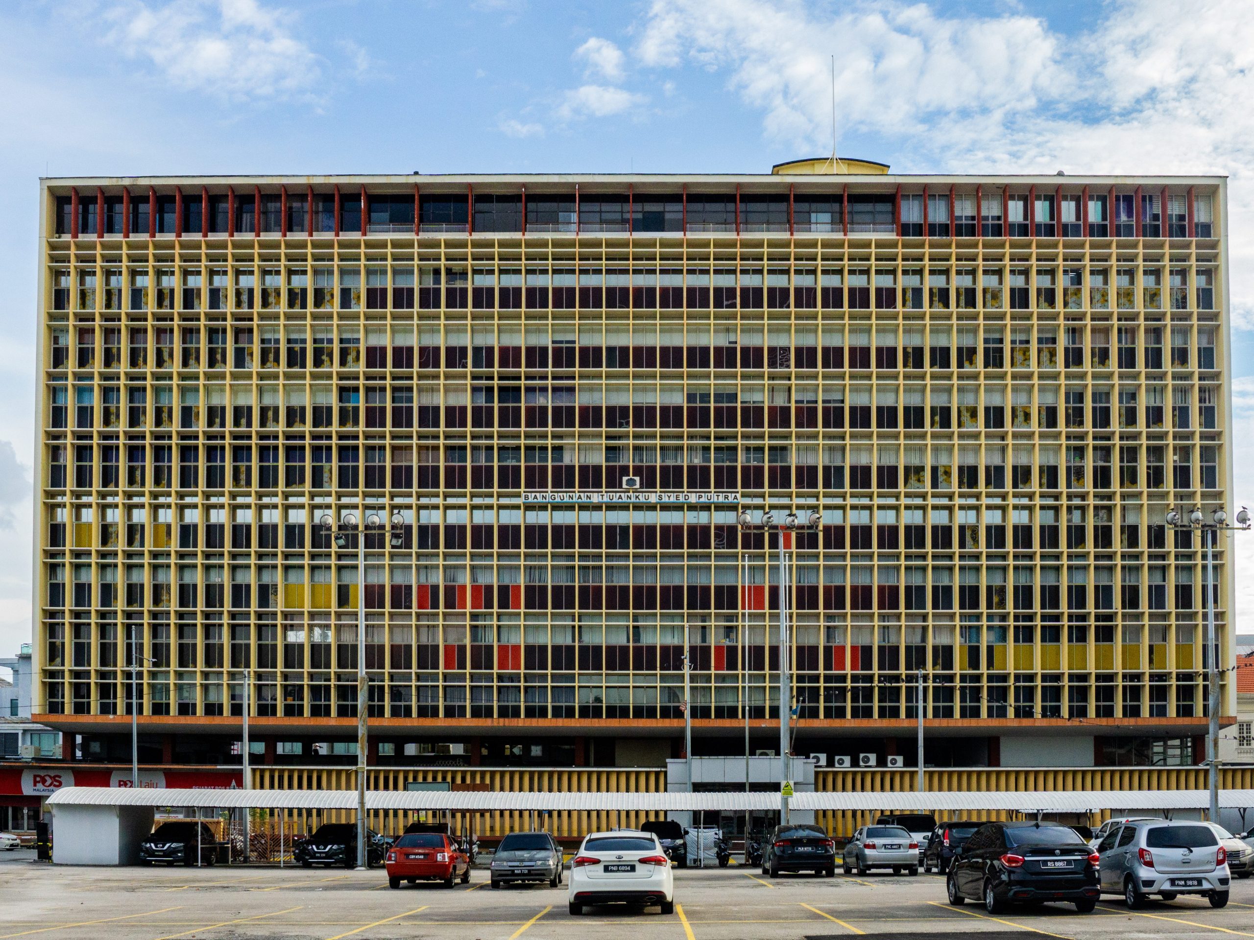 gedung perabut ddsk brothers scaled