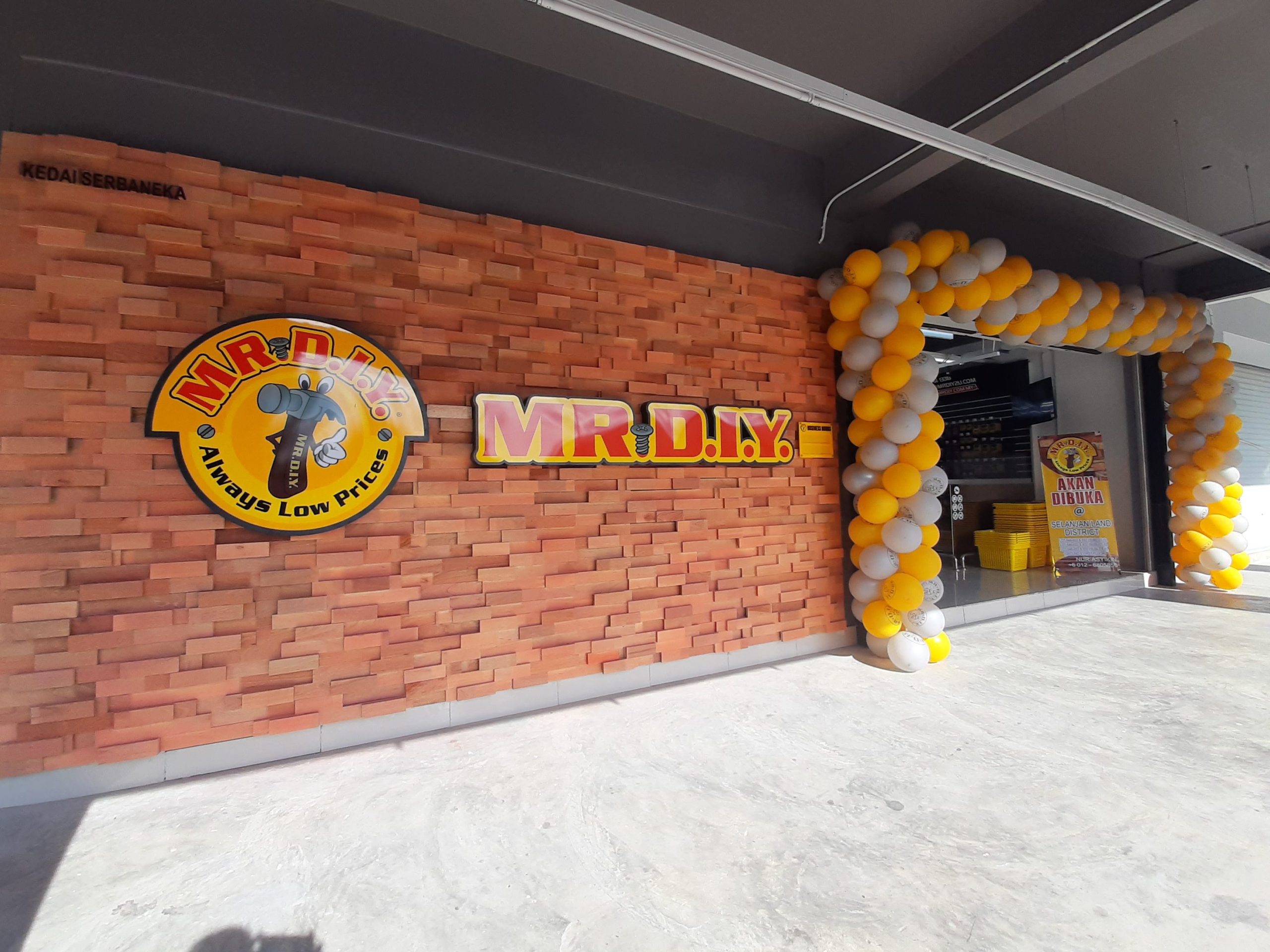 Mr Borong | Flooring Kuching Sarawak 1 mr borong flooring kuching sarawak scaled